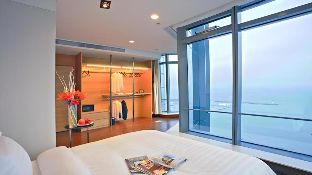 Grand Madison Qingdao Harbour-View Central（Former Qingdao Farglory Hotel） Exteriér fotografie